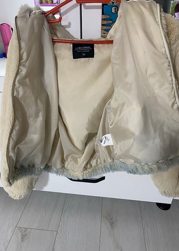LC Waikiki Bej Peluş Kadın Mont, Rahat Kesim
