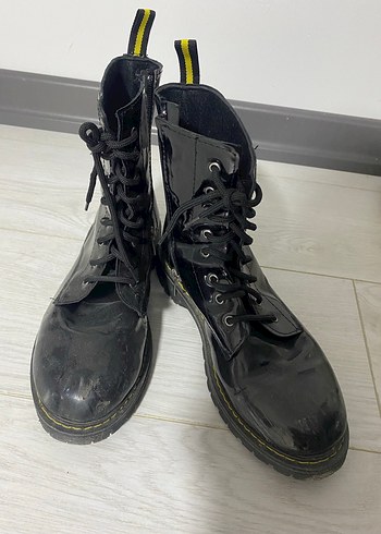 39 Beden Siyah Rugan Punk Botlar, Bağcıklı