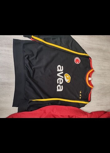 12-13 Yaş Beden kırmızı Renk Erkek çocuk Galatasaray giyim