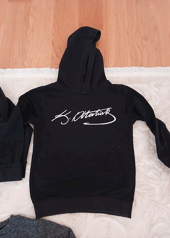 LC Waikiki Erkek Çocuk Siyah Kapüşonlu Baskılı Sweatshirt