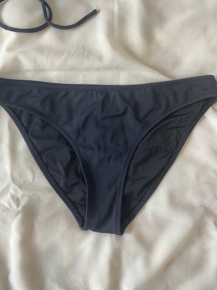 Siyah Strappy Göğüs Destekli Bikini Üstü ve Altı - Görsel 4