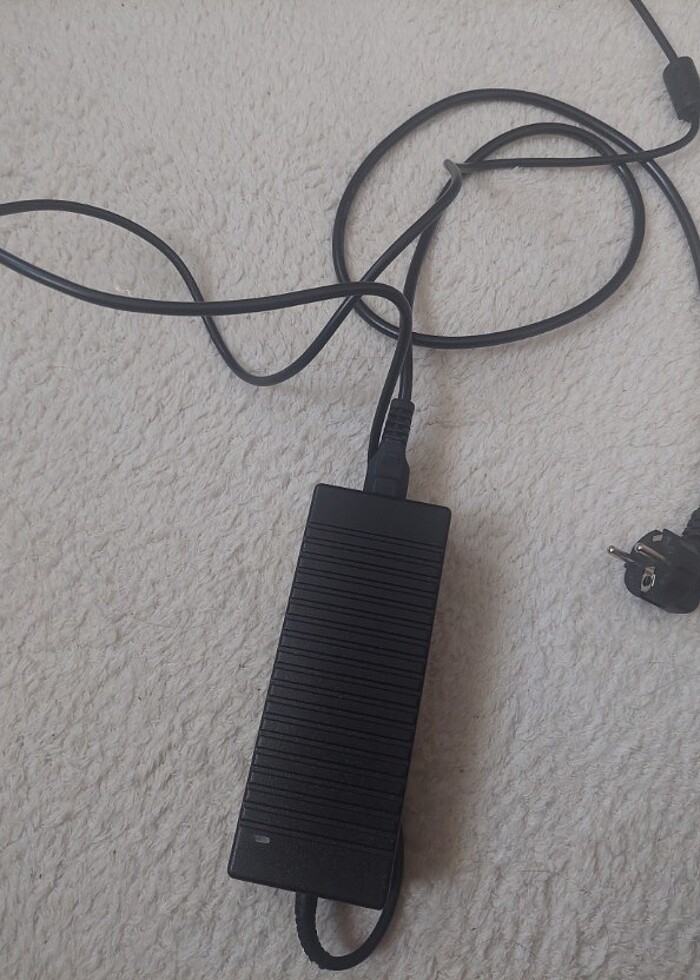 Laptop şarj aleti  - Görsel 3