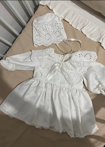 Diğer Beyaz Dantel İşlemeli Bebek Kız Elbise Takımı