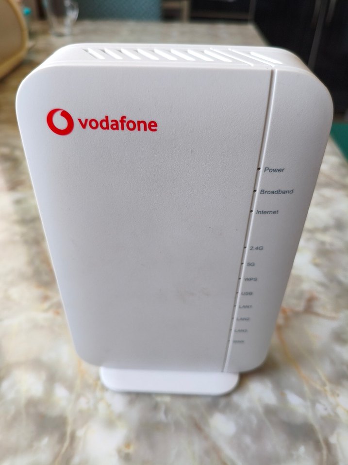 Beyaz ZTE WiFi 6 fiber Modem ve Adaptör kablo Seti - Görsel 5