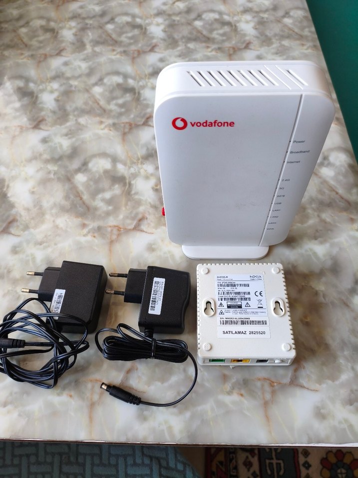 Beyaz ZTE WiFi 6 fiber Modem ve Adaptör kablo Seti - Görsel 2