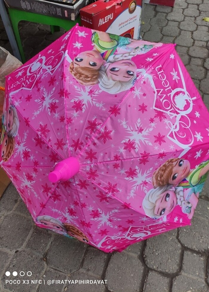 Çocuk şemsiyesi  Bardaklı  karakter desenli - Görsel 3