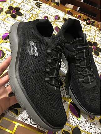 Skechers