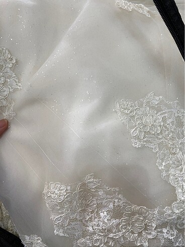 aysira işlemeli simli kısa kollu gelinlik - Görsel 4