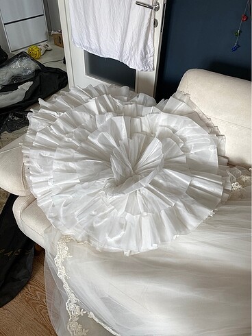 aysira işlemeli simli kısa kollu gelinlik - Görsel 12