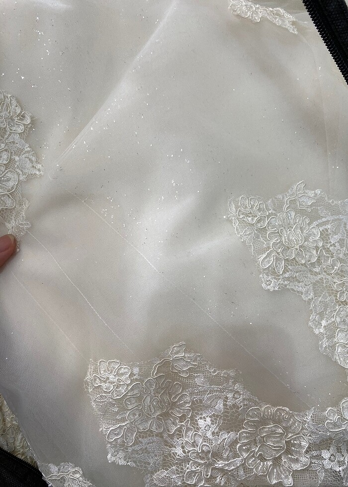 aysira işlemeli simli kısa kollu gelinlik - Görsel 4