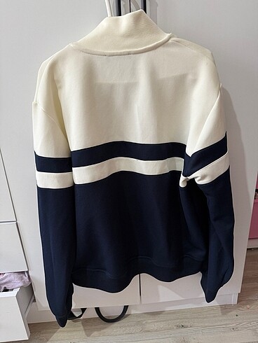 Zara Sweetshirt