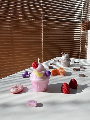 Meyveli cupcake