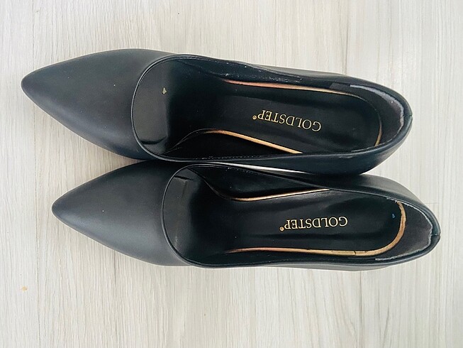 Goldstep stiletto