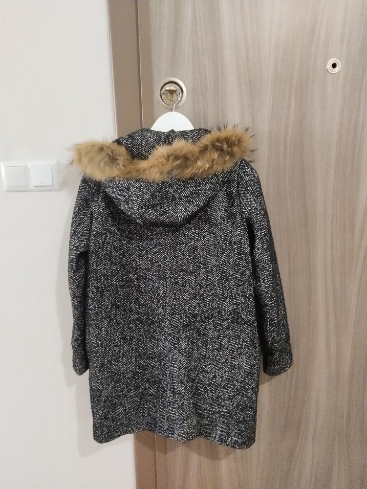 Kürk kapüşonlu, fermuarlı kaban - Görsel 2