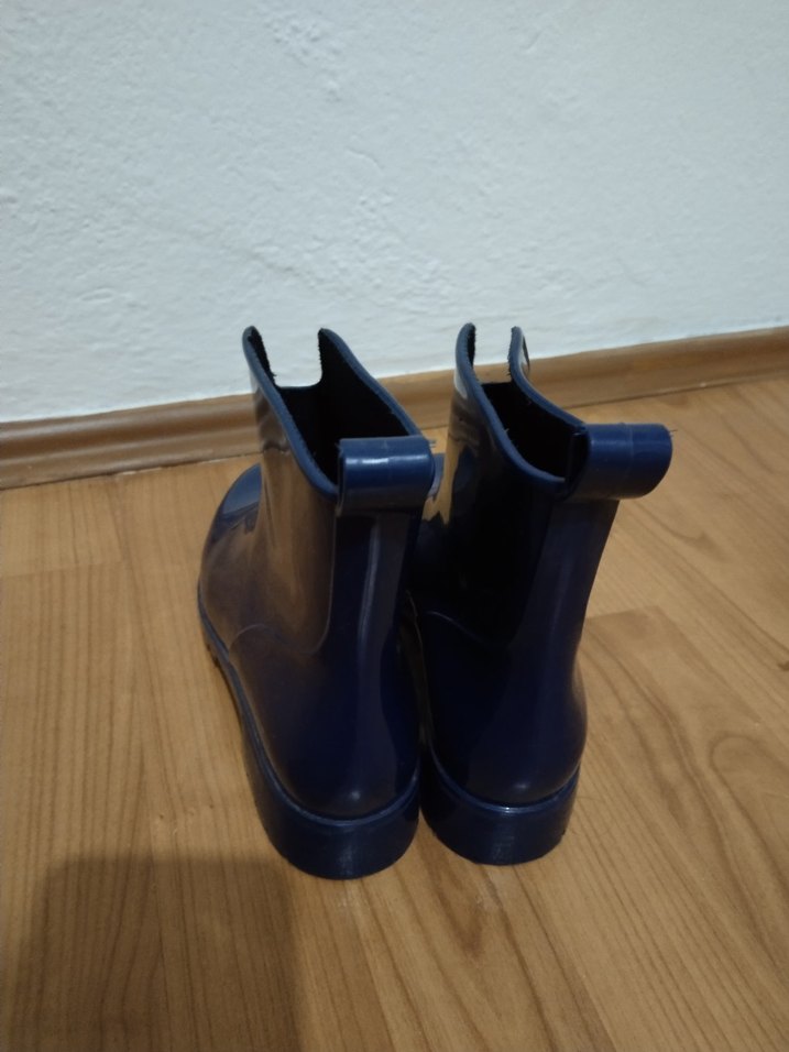 Kaymaz Taban Yağmur Botu
DEICHMANN marka, 37 beden. - Görsel 3