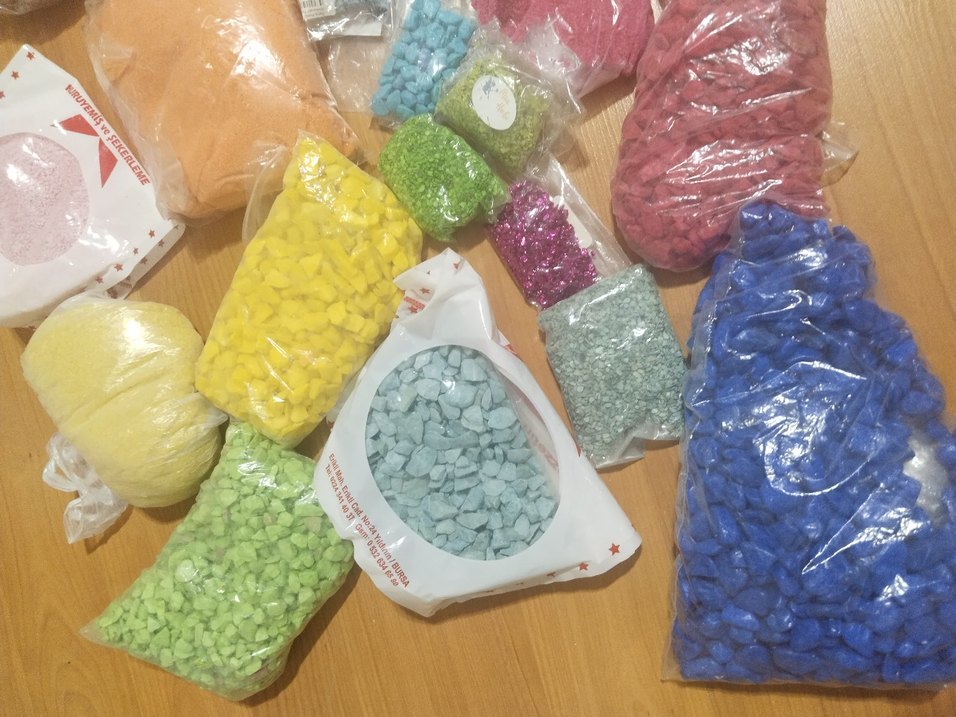 Renkli taşlar ve kumlar - Görsel 2