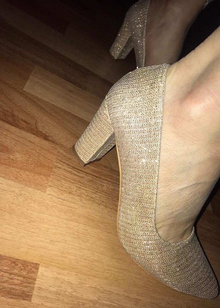 Simli topuklu ayakkabı - Görsel 3