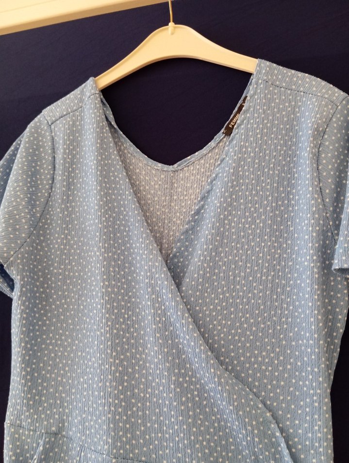 Mavi V Yaka Dökümlü Elbise - Görsel 3