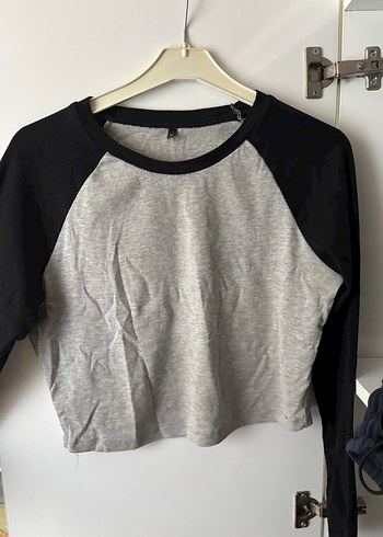Kadın Gri Siyah Uzun Kollu Crop Top