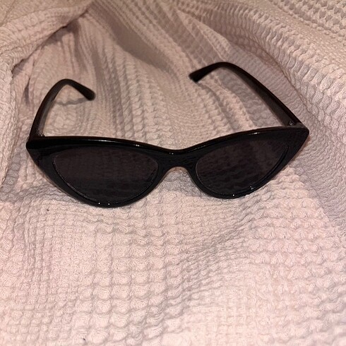 Beden siyah Renk H&M Cat Eye Güneş Gözlüğü