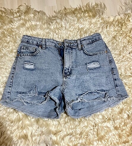 s Beden Açık Mavi Yırtıklı Yüksek Bel Denim Şort