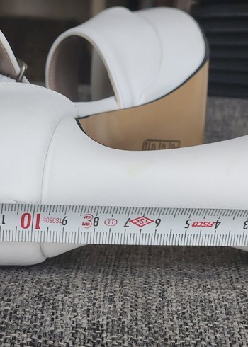 Beyaz Tokalı Platform Topuklu Kadın Ayakkabı - Görsel 9