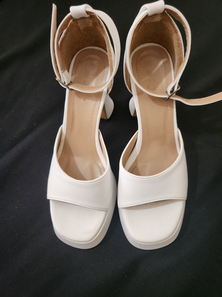 Beyaz Tokalı Platform Topuklu Kadın Ayakkabı - Görsel 2