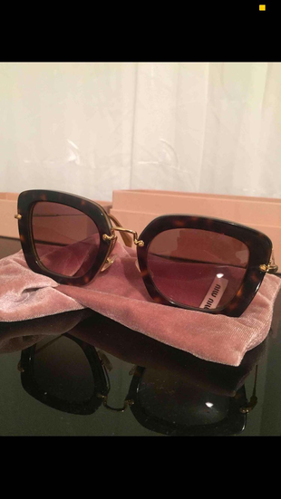 Miu Miu Miu miu leoparlı sezon gözlüğü 