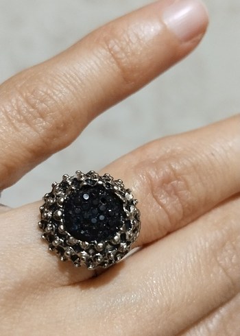 Siyah Boncuklu Gotik Kadın Yüzük - Görsel 3