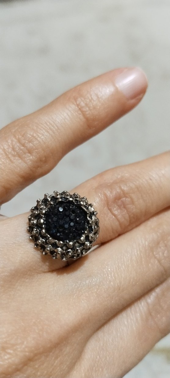 Siyah Boncuklu Gotik Kadın Yüzük - Görsel 3