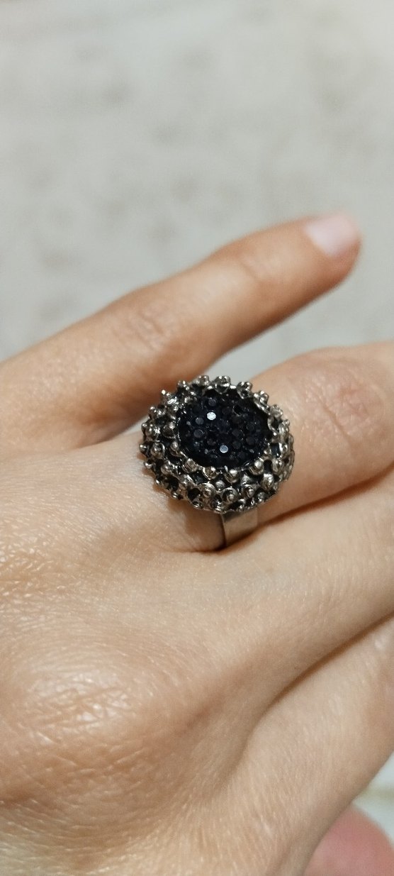 Siyah Boncuklu Gotik Kadın Yüzük - Görsel 4