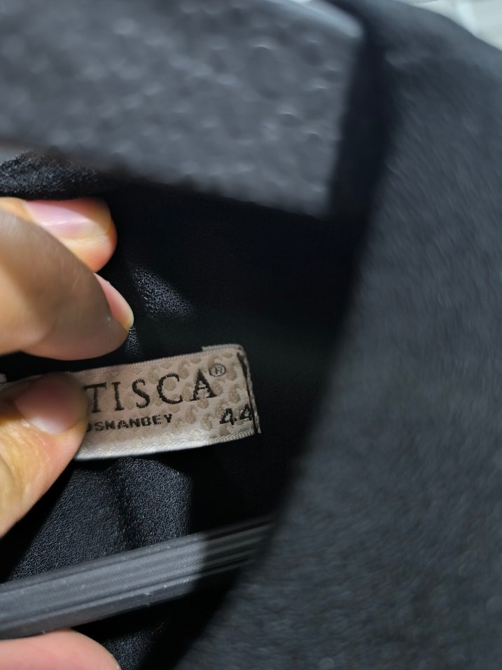 Uzun Kollu Siyah Nakışlı Uzun Elbise - Görsel 2