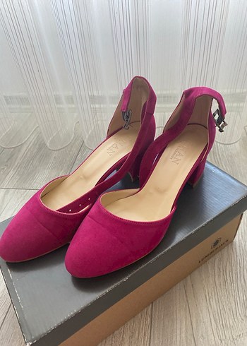 38 Beden pembe Renk Pembe Süet Tokalı Kadın Topuklu Ayakkabı