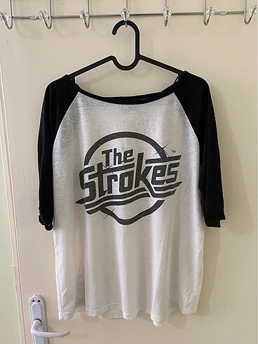 The Strokes Lisanslı Tişört M