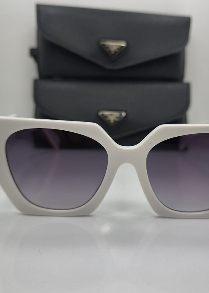Prada güneş gözlüğü  - Görsel 2