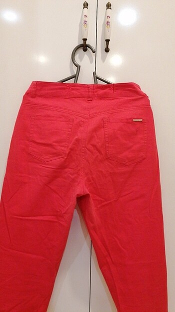 40 Beden kırmızı Renk Bayan kapri pantolon 