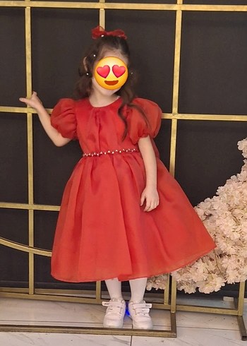 Kız Çocuk Kırmızı Parlak Fiyonk Detaylı Elbise - Görsel 2