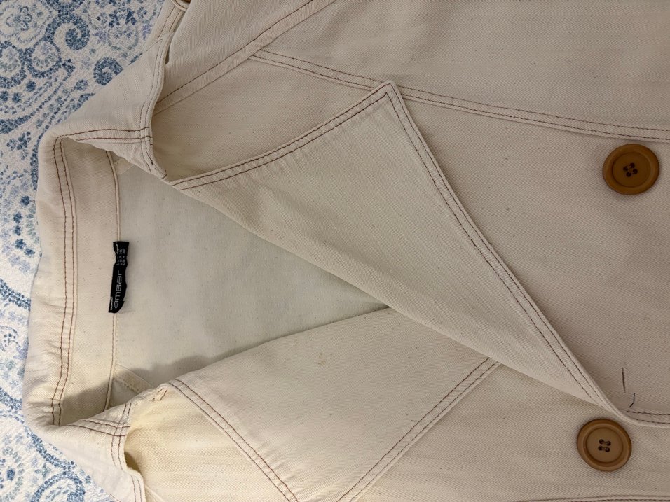 Düğmeli Kısa Kollu Beyaz Keten Kadın Ceket - Görsel 2