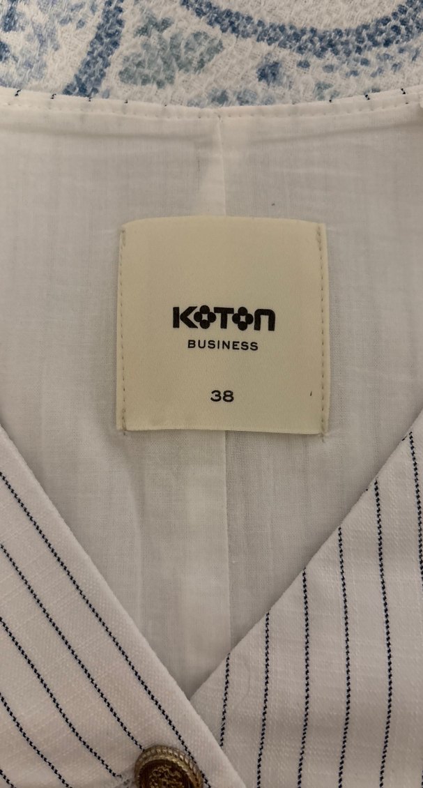 Düğmeli Beyaz Midi Kadın Takım Elbise - Görsel 4