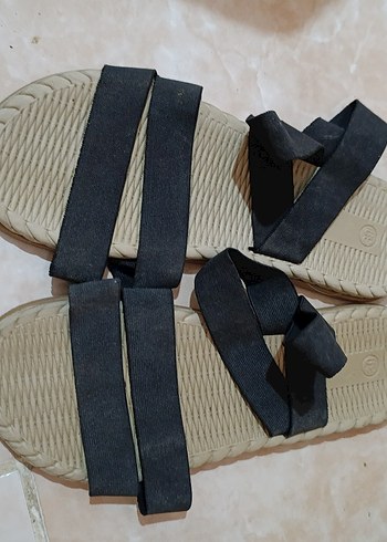 Diğer Minimal Siyah Bantli Yazlik Sandalet