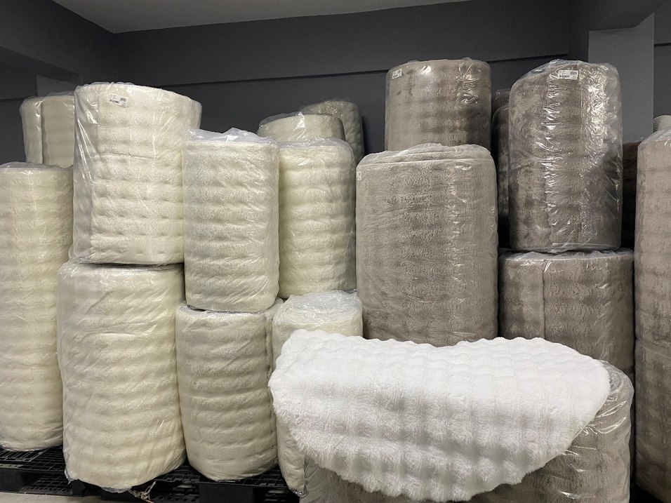 Lüks buble özel kesim peluş halıdir.REKLAM - Görsel 2