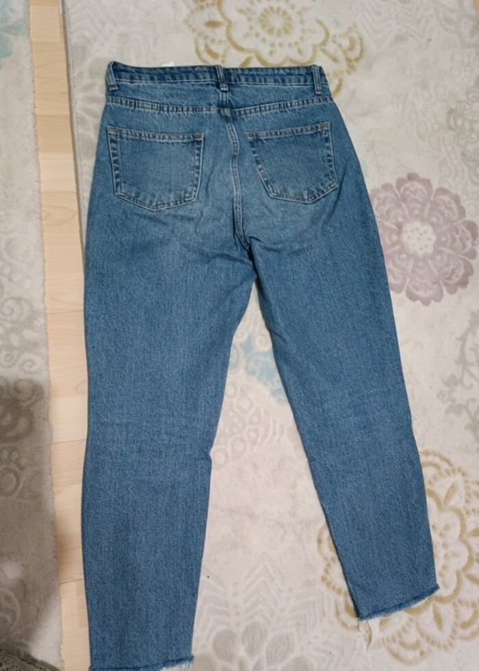 Yırtık model kot pantolon - Görsel 2