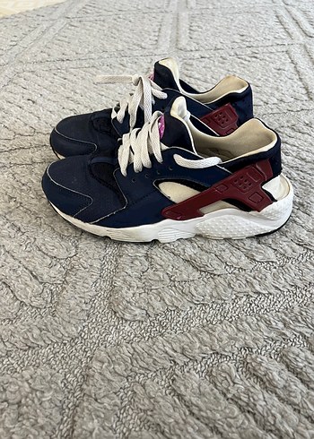 Nike huareche