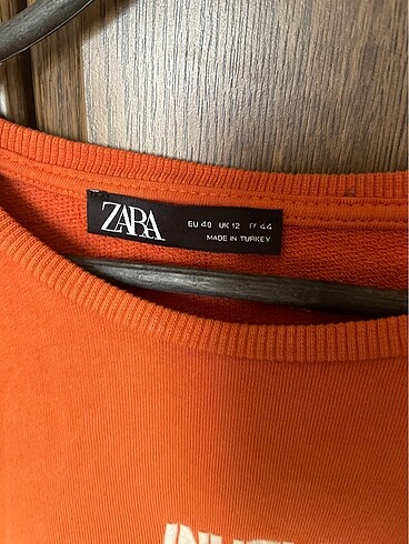 Zara Sweatshirt