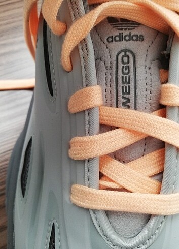 Adidas ozweego celox