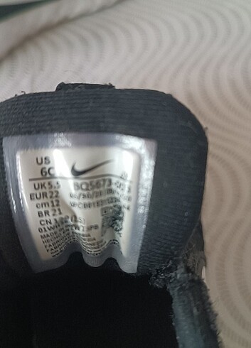 22 Beden siyah Renk Nike çocuk spor ayakkabı