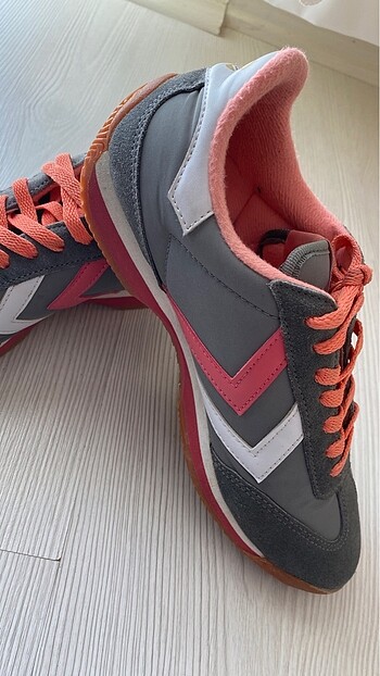 37 Beden Hummel kadın spor ayakkabısı