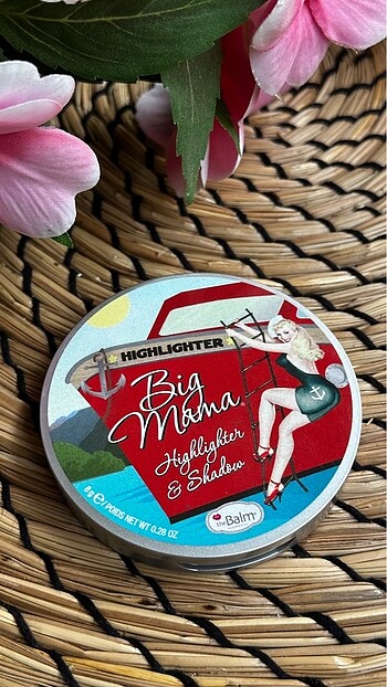 The Balm Big Mama Highlighter