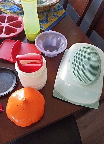 Beden Tupperware dolabımda bekleyen ürünler