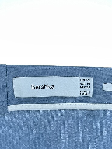 42 Beden mavi Renk Bershka Kumaş Pantolon %70 İndirimli.